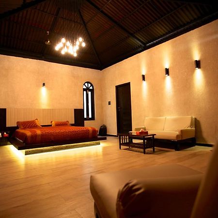 Kino Lakeside Chalet Hotel Lonavala Exterior foto