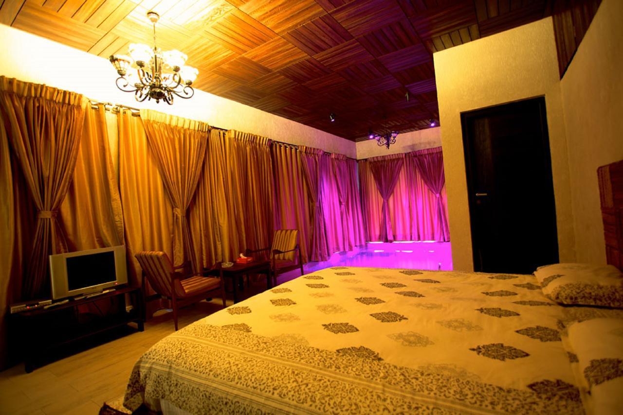 Kino Lakeside Chalet Hotel Lonavala Exterior foto