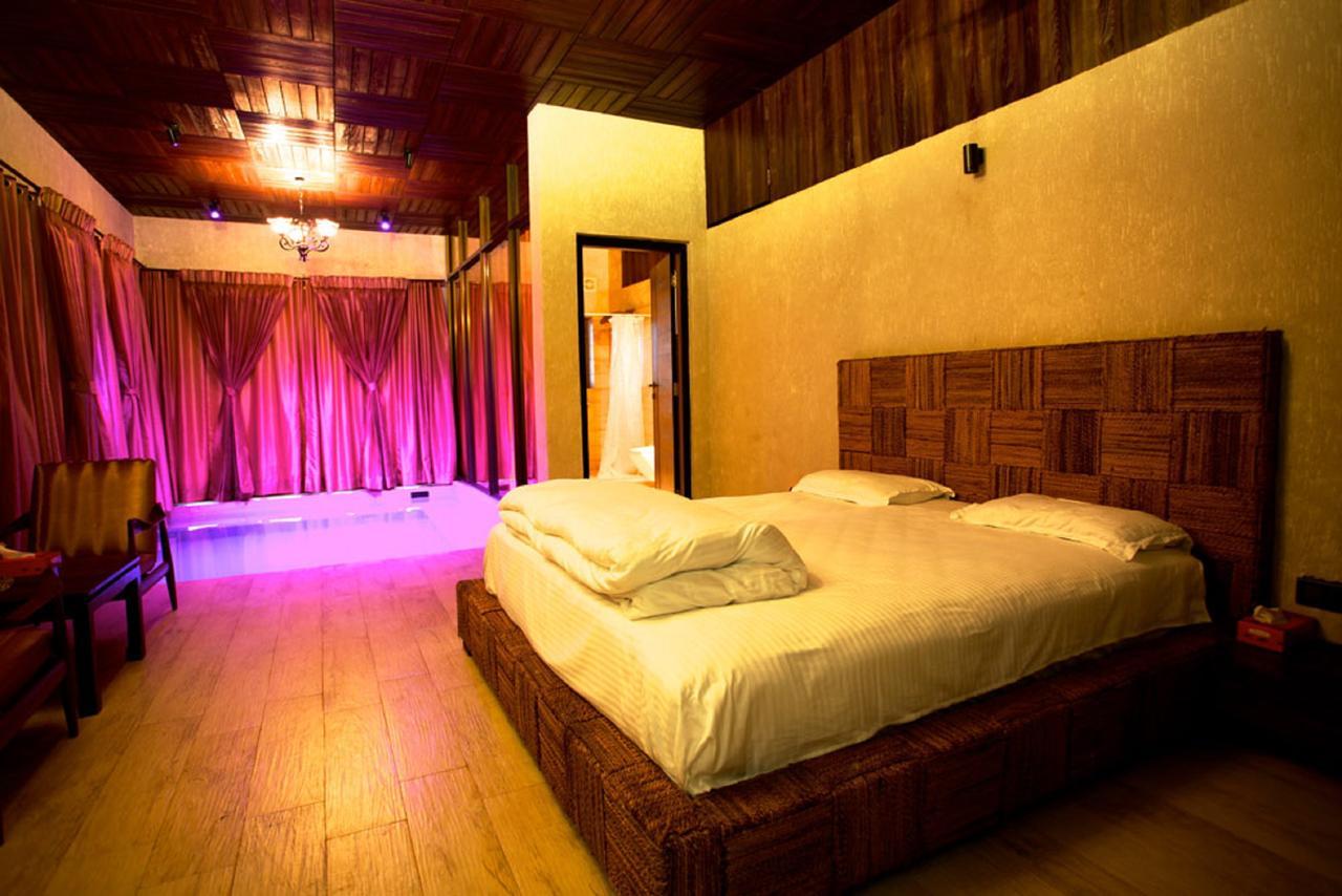 Kino Lakeside Chalet Hotel Lonavala Exterior foto