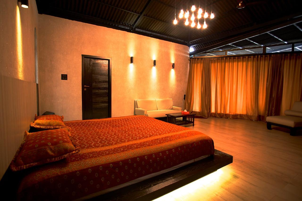 Kino Lakeside Chalet Hotel Lonavala Exterior foto