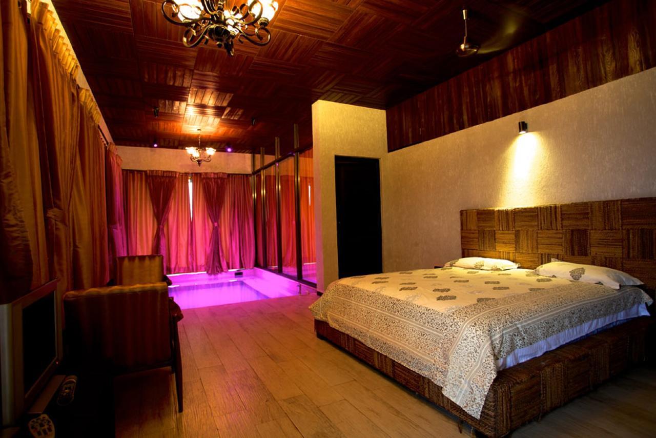 Kino Lakeside Chalet Hotel Lonavala Exterior foto