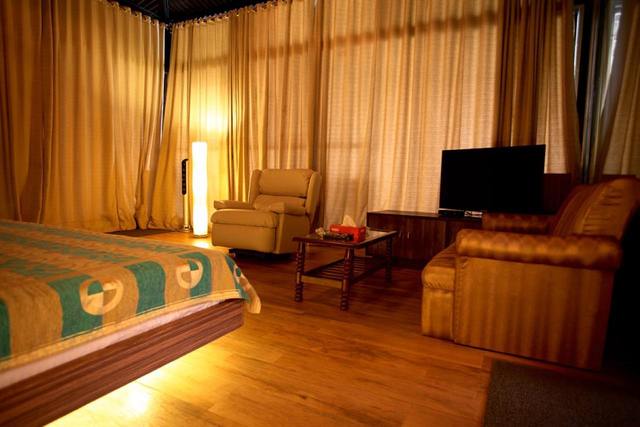 Kino Lakeside Chalet Hotel Lonavala Exterior foto