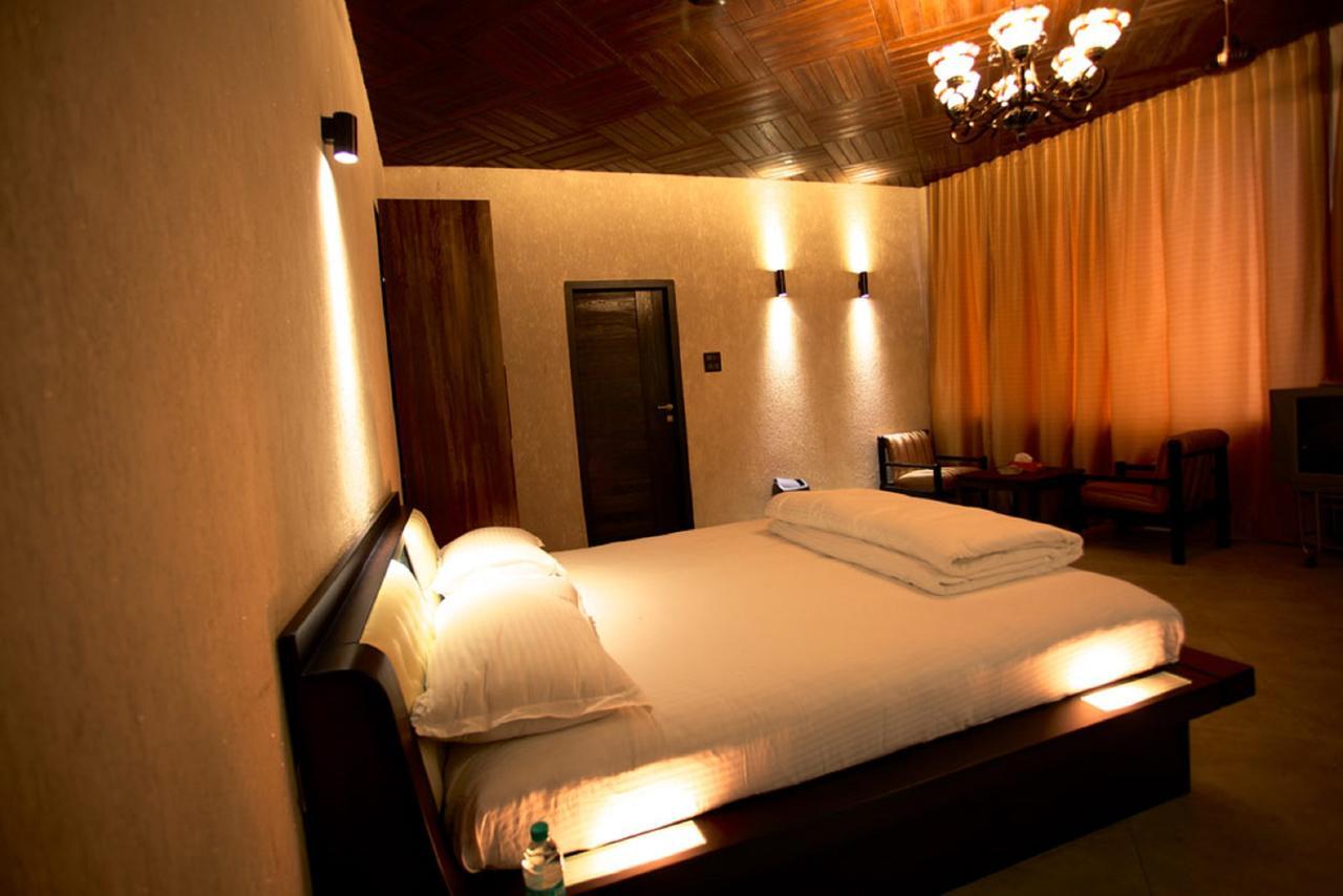 Kino Lakeside Chalet Hotel Lonavala Exterior foto